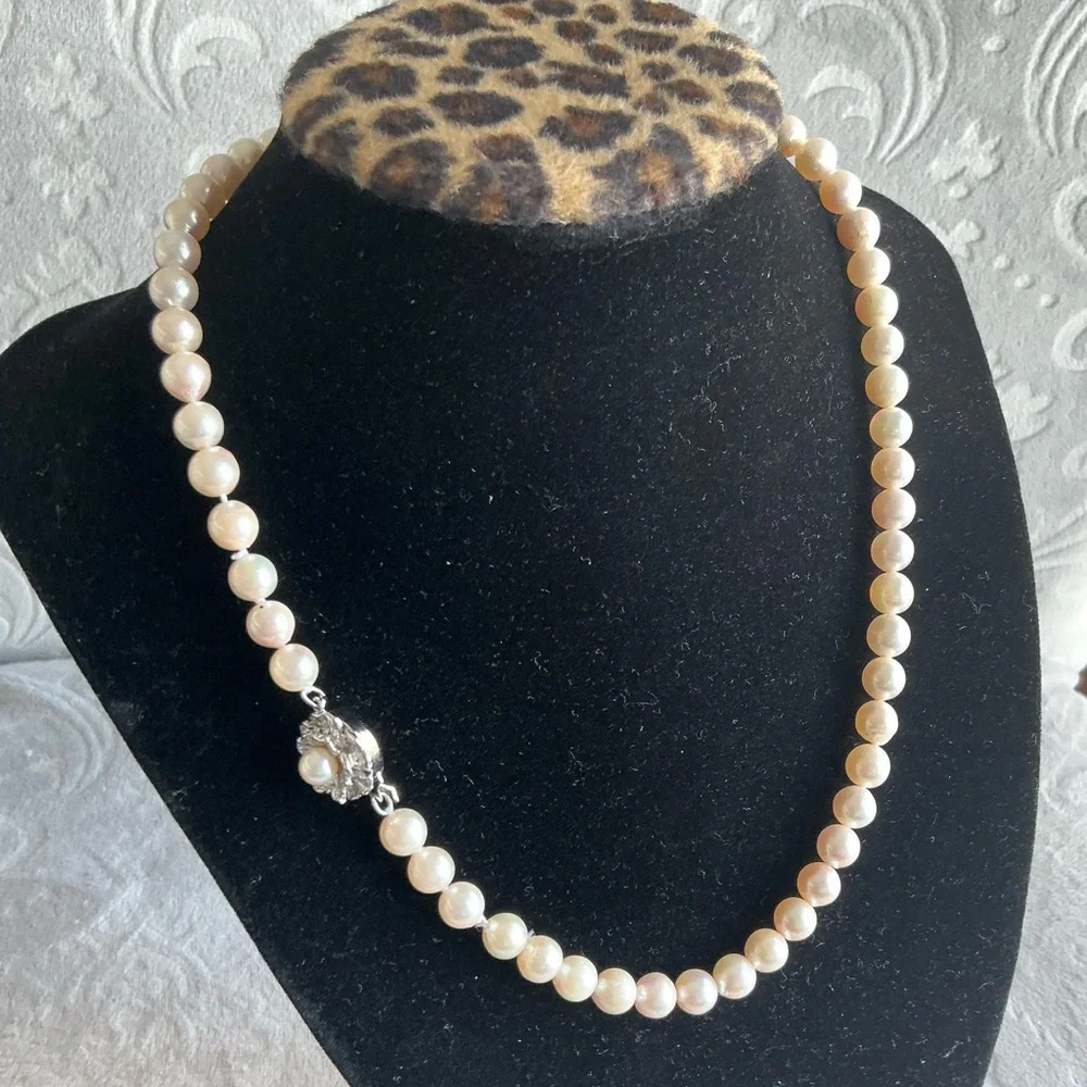 Authentic vintage pearl necklace🌟🌟🌟